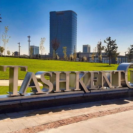 Апартаменты У Парка Голубые Купола И Цум Apartments At Blue Dome Park タシュケント エクステリア 写真